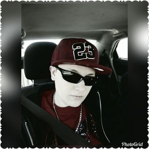 Meet your Posher, Robin